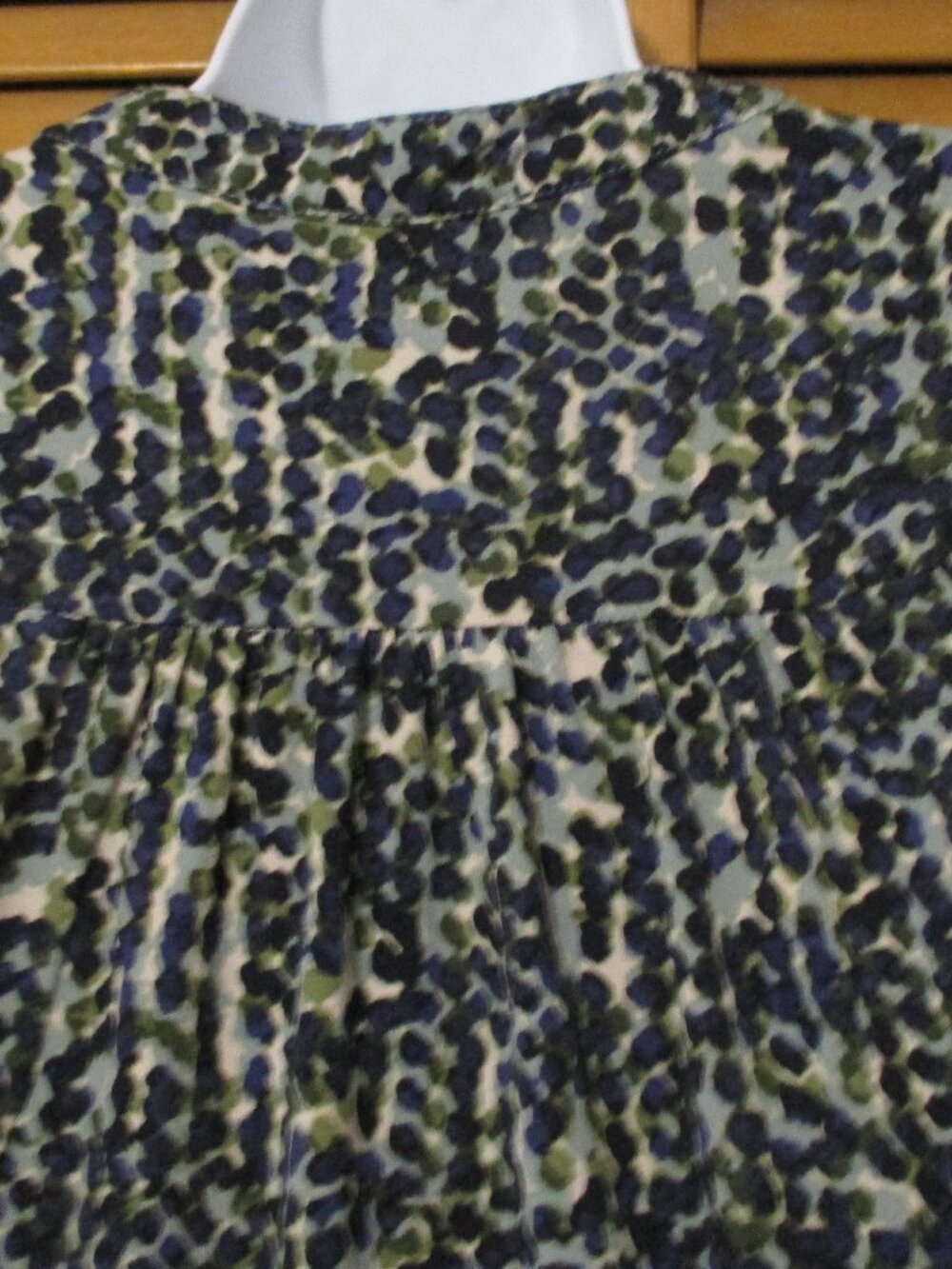Ava & Grace top flowy stretchy lightweight V neck wash & wear size 1x - Picture 9 of 9